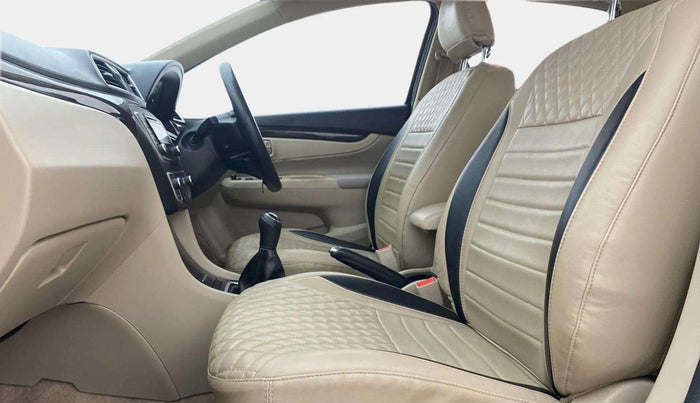 2017 Maruti Ciaz ZXI, Petrol, Manual, 77,478 km, Right Side Front Door Cabin