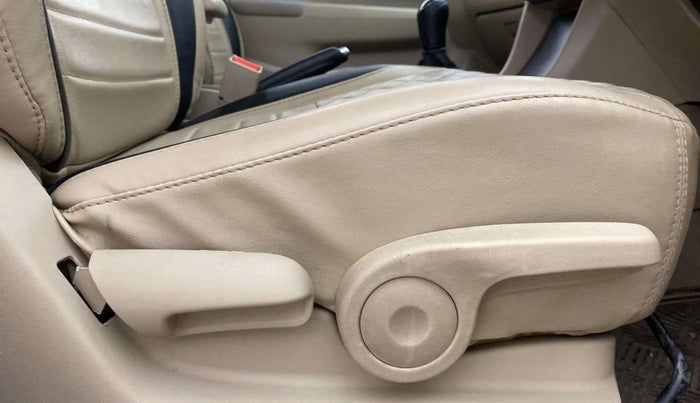 2017 Maruti Ciaz ZXI, Petrol, Manual, 77,478 km, Driver Side Adjustment Panel