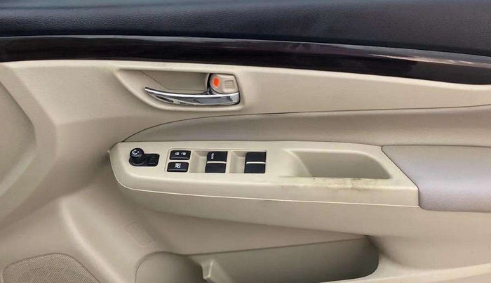 2017 Maruti Ciaz ZXI, Petrol, Manual, 77,478 km, Driver Side Door Panels Control