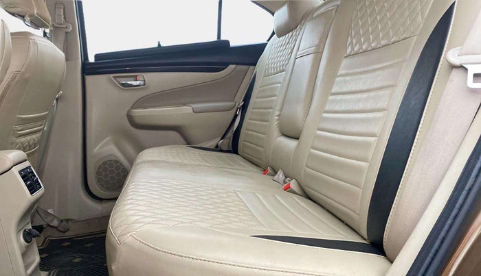 2017 Maruti Ciaz ZXI, Petrol, Manual, 77,478 km, Right Side Rear Door Cabin