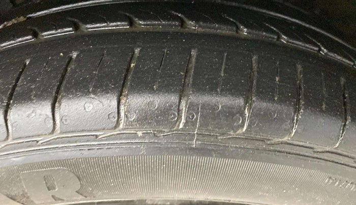 2017 Maruti Ciaz DELTA 1.4 MT PETROL, Petrol, Manual, 24,022 km, Left Rear Tyre Tread