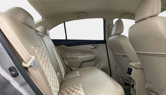 2017 Maruti Ciaz DELTA 1.4 MT PETROL, Petrol, Manual, 24,022 km, Right Side Rear Door Cabin