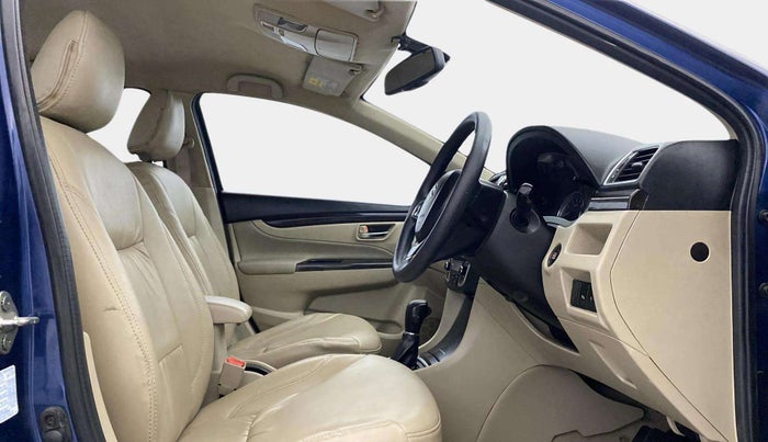 2017 Maruti Ciaz ZETA 1.4  AT PETROL, Petrol, Automatic, 55,788 km, Right Side Front Door Cabin