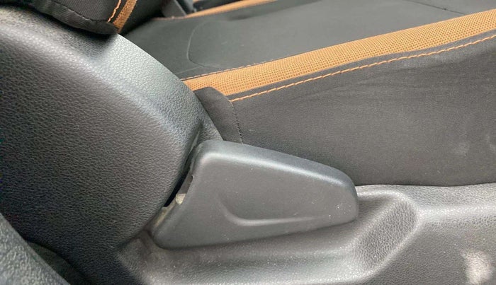2019 Renault Kwid CLIMBER 1.0, Petrol, Manual, 32,646 km, Driver Side Adjustment Panel