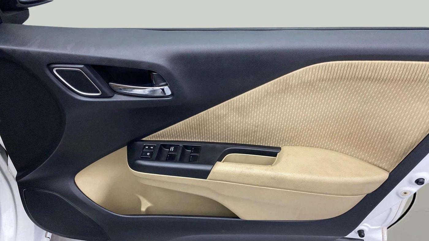 2017 Honda City 1.5L I-VTEC V MT, Petrol, Manual, 59,563 km, Driver Side Door Panels Control