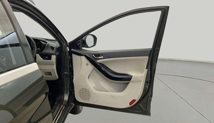 2020 Tata NEXON XZA PLUS PETROL, Petrol, Automatic, 13,785 km, RHS Front Door