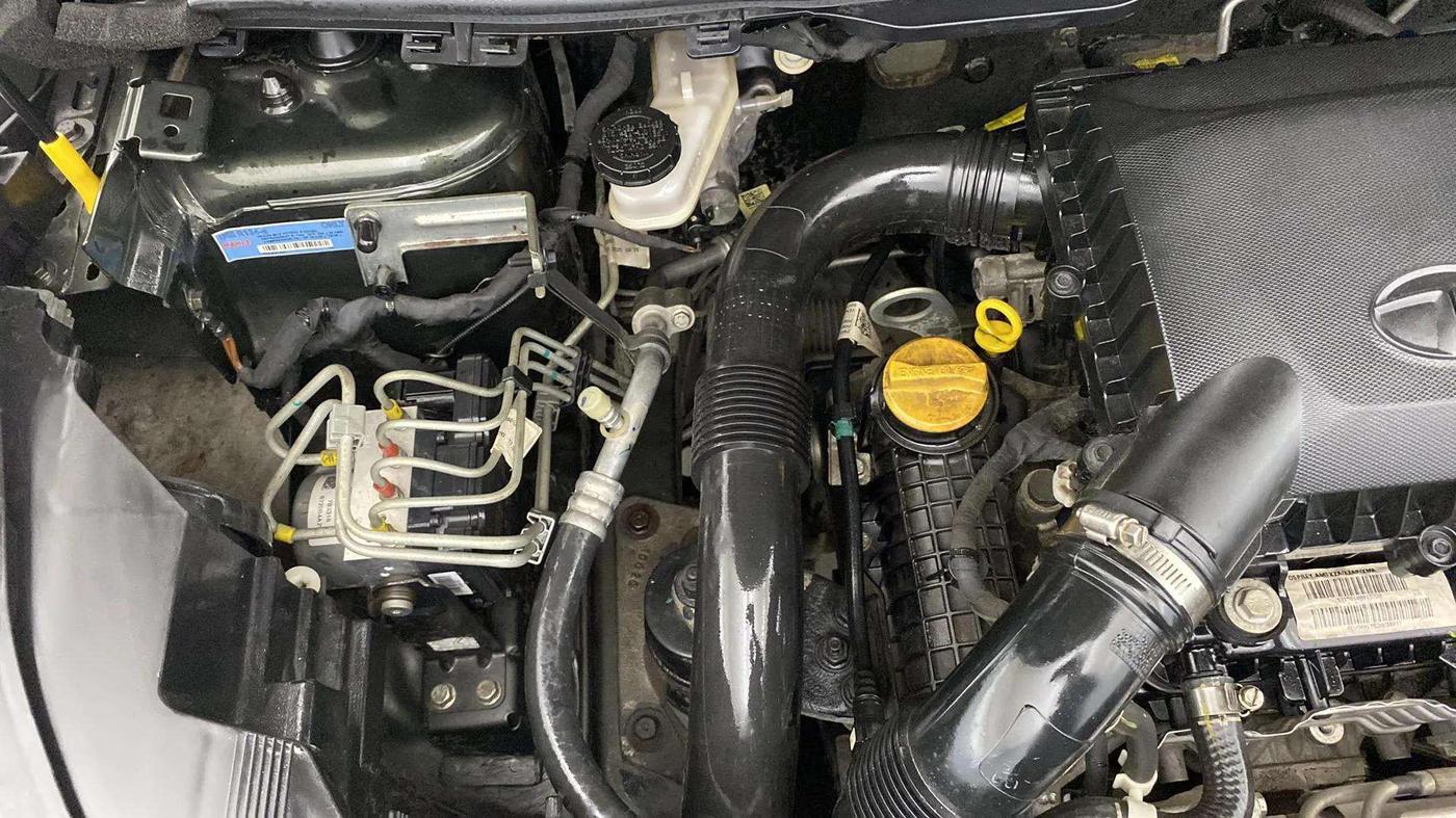 2020 Tata NEXON XZA PLUS PETROL, Petrol, Automatic, 13,785 km, Engine View - Right