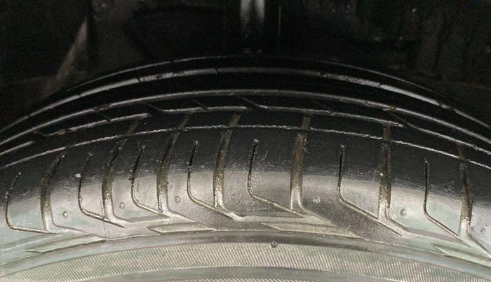2020 Tata NEXON XZA PLUS PETROL, Petrol, Automatic, 13,785 km, Right Front Tyre Tread