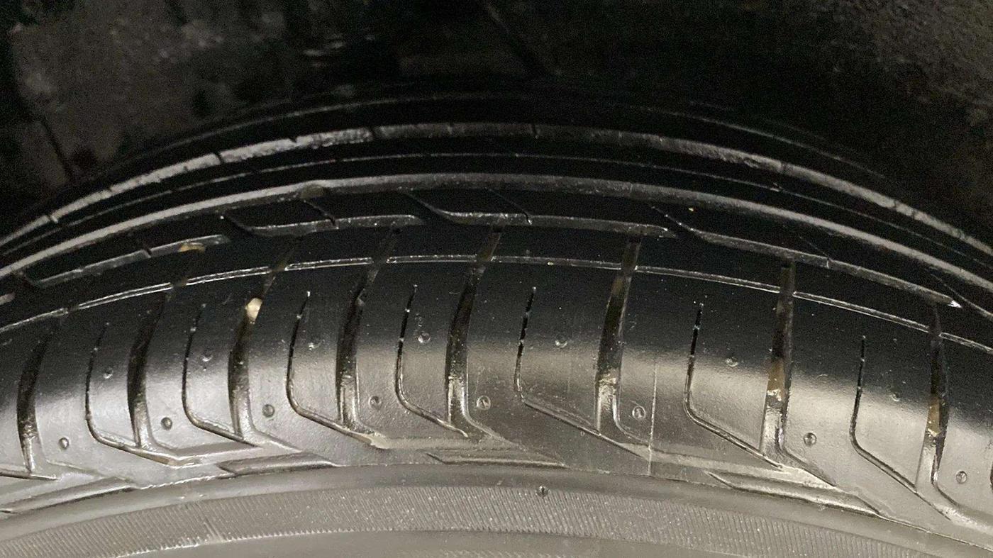 2020 Tata NEXON XZA PLUS PETROL, Petrol, Automatic, 13,785 km, Right Rear Tyre Tread