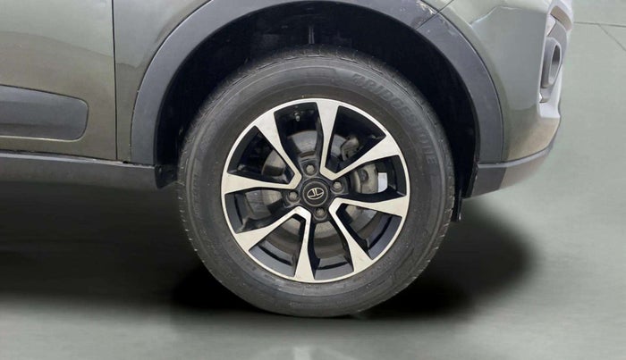 2020 Tata NEXON XZA PLUS PETROL, Petrol, Automatic, 13,785 km, Right Front Wheel