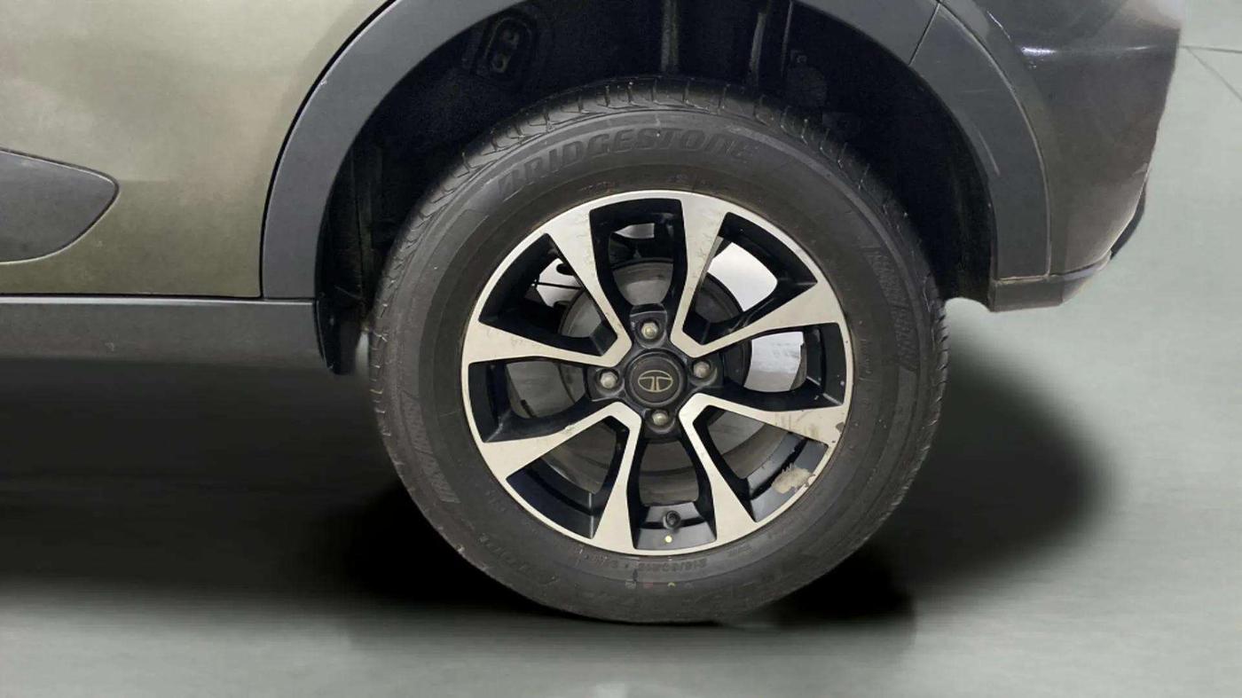 2020 Tata NEXON XZA PLUS PETROL, Petrol, Automatic, 13,785 km, Left Rear Wheel