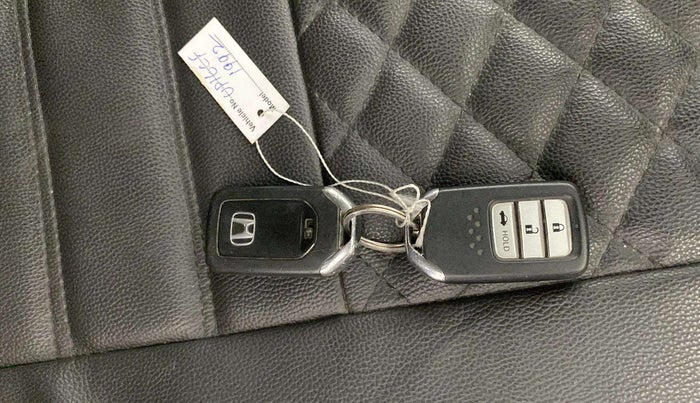 2019 Honda Amaze 1.2L I-VTEC V, CNG, Manual, 86,840 km, Lock system - Keyless sensor not working
