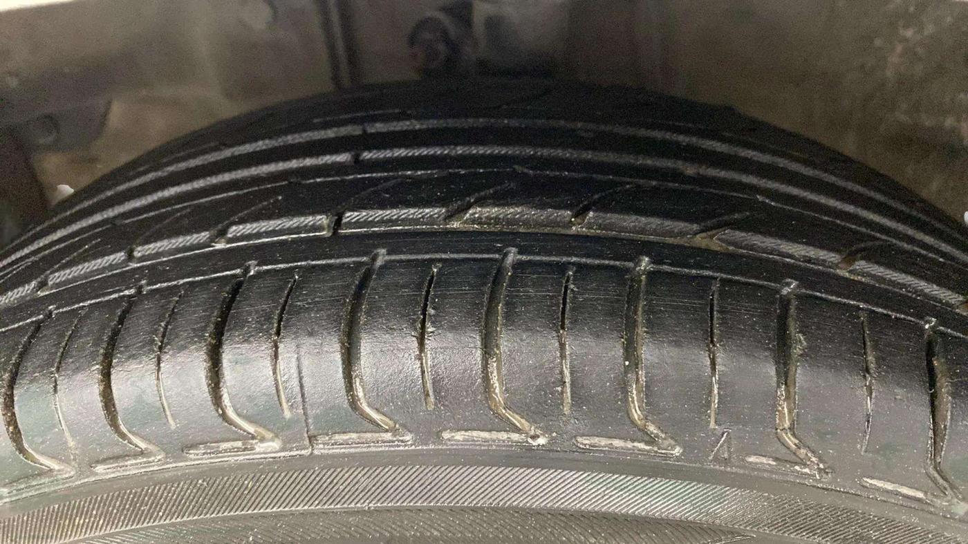 2019 Honda Amaze 1.2L I-VTEC V, CNG, Manual, 86,840 km, Right Front Tyre Tread