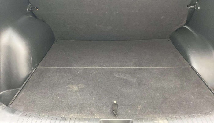 2018 Hyundai Creta E PLUS 1.6 PETROL, Petrol, Manual, 75,966 km, Boot Inside