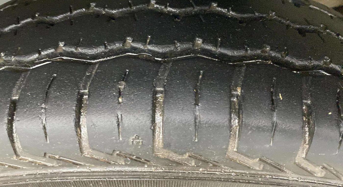 2023 Maruti Eeco 5 STR AC CNG, CNG, Manual, 19,652 km, Right Rear Tyre Tread