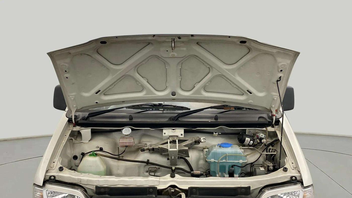 2023 Maruti Eeco 5 STR AC CNG, CNG, Manual, 19,652 km, Open Bonet