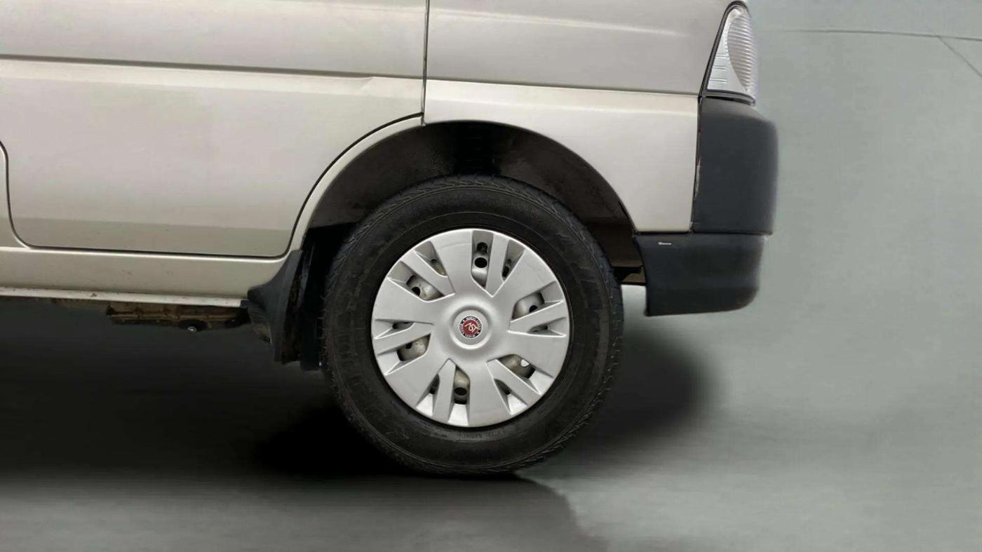 2023 Maruti Eeco 5 STR AC CNG, CNG, Manual, 19,652 km, Right Front Wheel