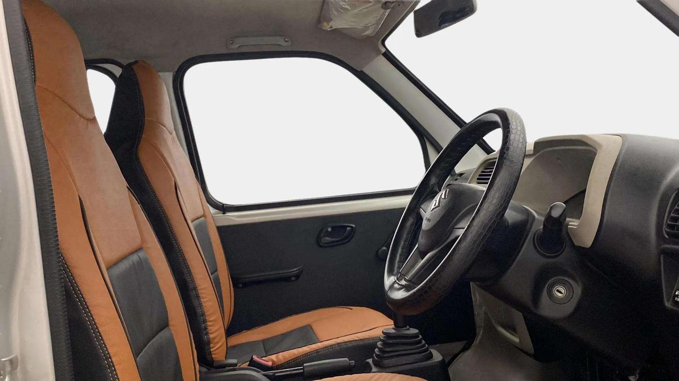 2023 Maruti Eeco 5 STR AC CNG, CNG, Manual, 19,652 km, Right Side Front Door Cabin