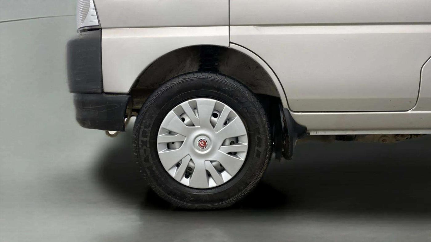 2023 Maruti Eeco 5 STR AC CNG, CNG, Manual, 19,652 km, Left Front Wheel