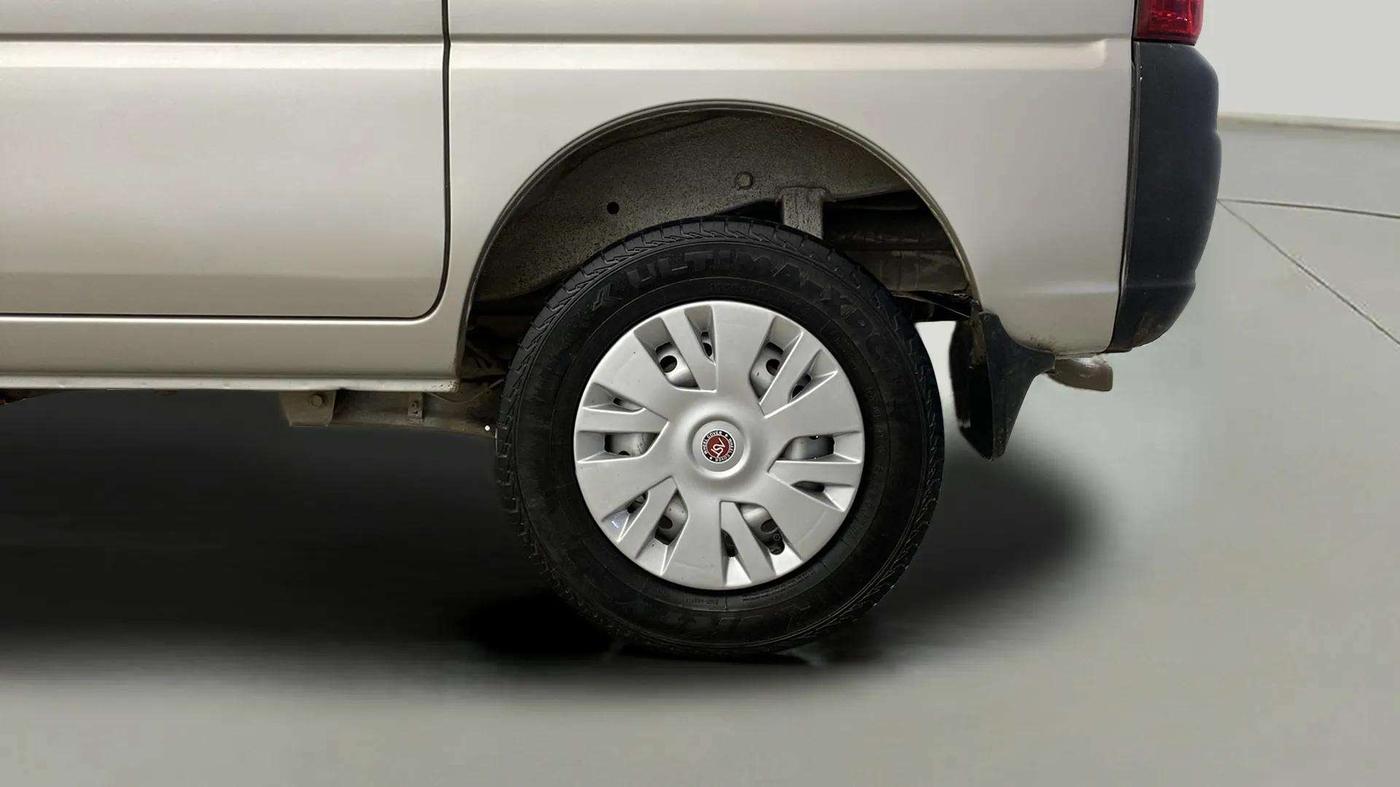 2023 Maruti Eeco 5 STR AC CNG, CNG, Manual, 19,652 km, Left Rear Wheel