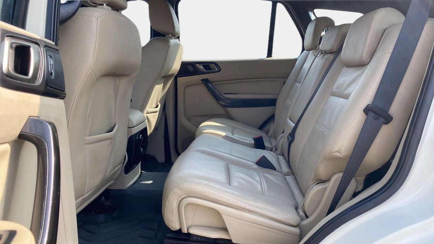 2020 Ford Endeavour TITANIUM PLUS 2.2 4X2 AT SUNROOF, Diesel, Automatic, 91,065 km, Right Side Rear Door Cabin