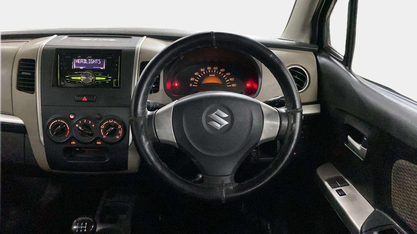 2015 Maruti Wagon R 1.0 LXI CNG, CNG, Manual, 39,899 km, Steering Wheel Close Up
