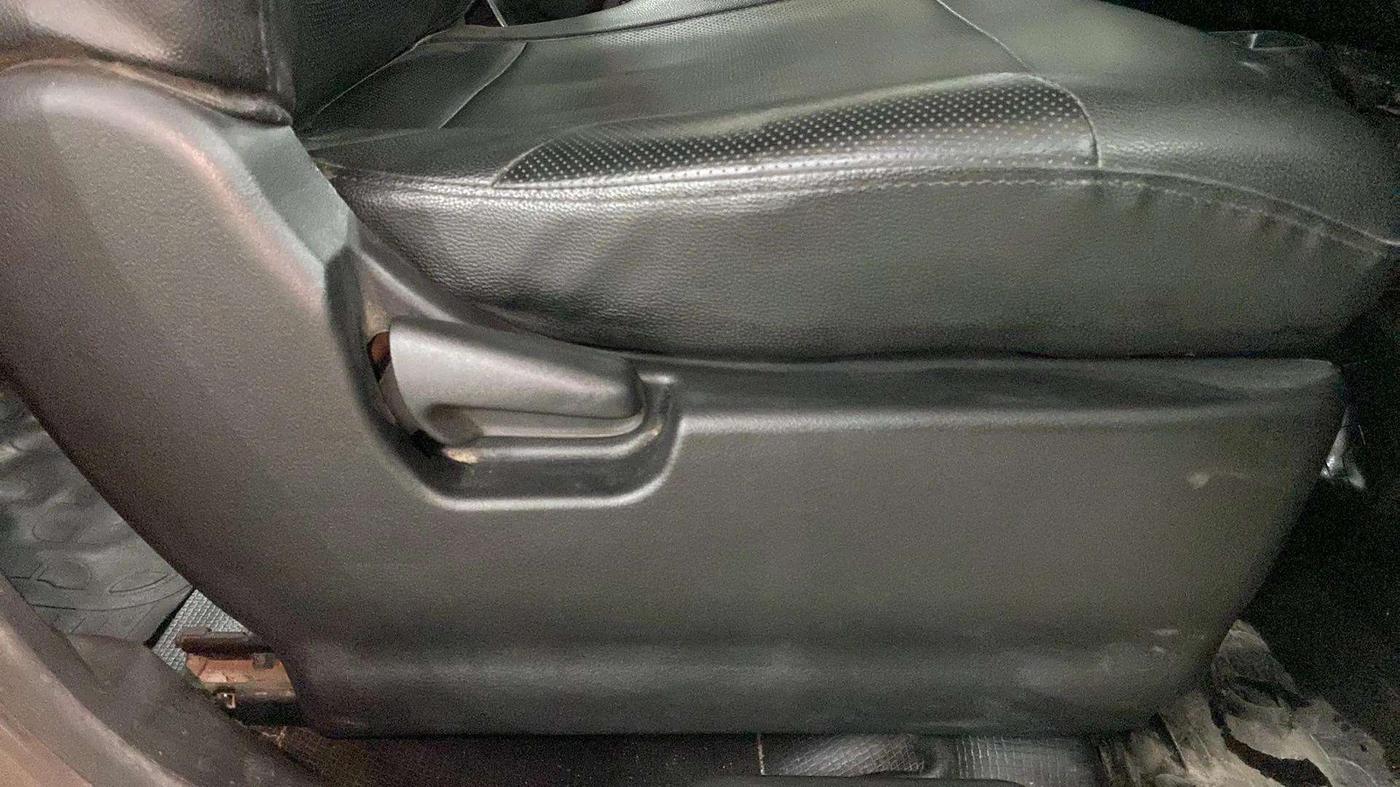2015 Maruti Wagon R 1.0 LXI CNG, CNG, Manual, 39,899 km, Driver Side Adjustment Panel