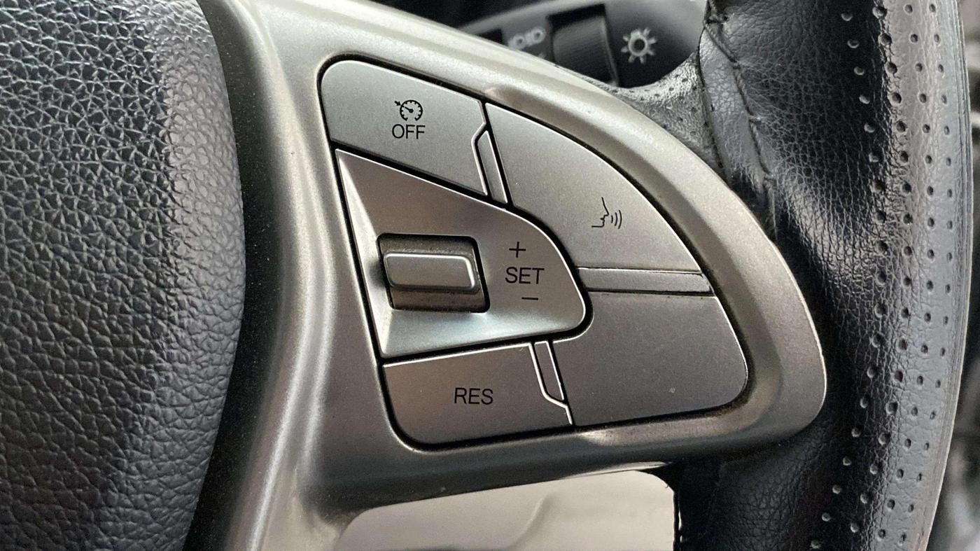 2021 Mahindra XUV300 W8 (O) 1.5 DIESEL, Diesel, Manual, 73,208 km, Adaptive Cruise Control