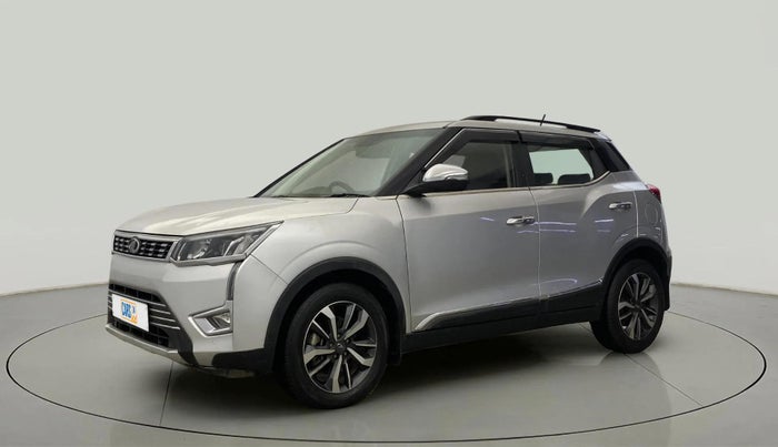 2021 Mahindra XUV300 W8 (O) 1.5 DIESEL, Diesel, Manual, 73,208 km, Left Front Diagonal