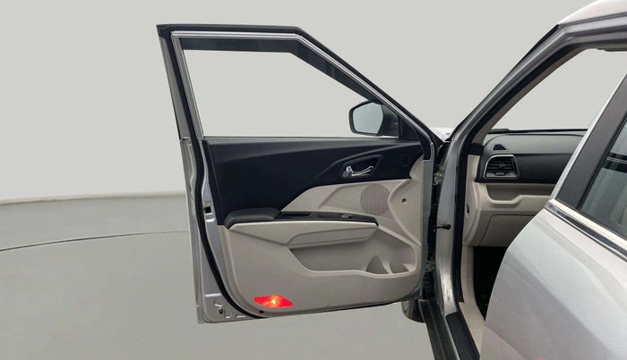 2021 Mahindra XUV300 W8 (O) 1.5 DIESEL, Diesel, Manual, 73,208 km, LHS Front Door