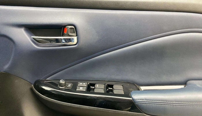 2022 Maruti Baleno ALPHA PETROL 1.2, Petrol, Manual, 37,147 km, Driver Side Door Panels Control