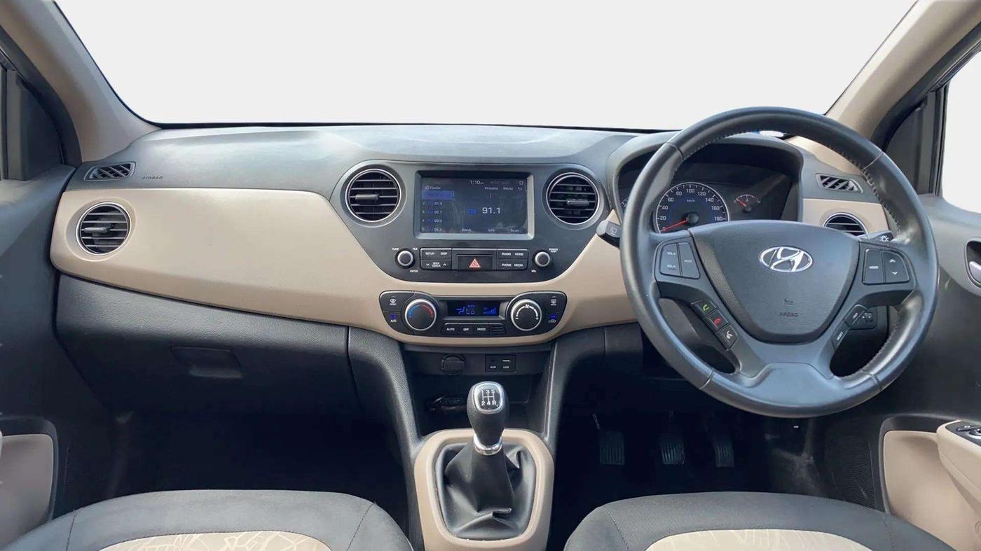 2017 Hyundai Grand i10 ASTA 1.2 KAPPA VTVT, Petrol, Manual, 61,858 km, Dashboard