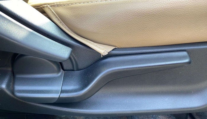 2019 Honda Amaze 1.2L I-VTEC VX, Petrol, Manual, 17,636 km, Driver Side Adjustment Panel