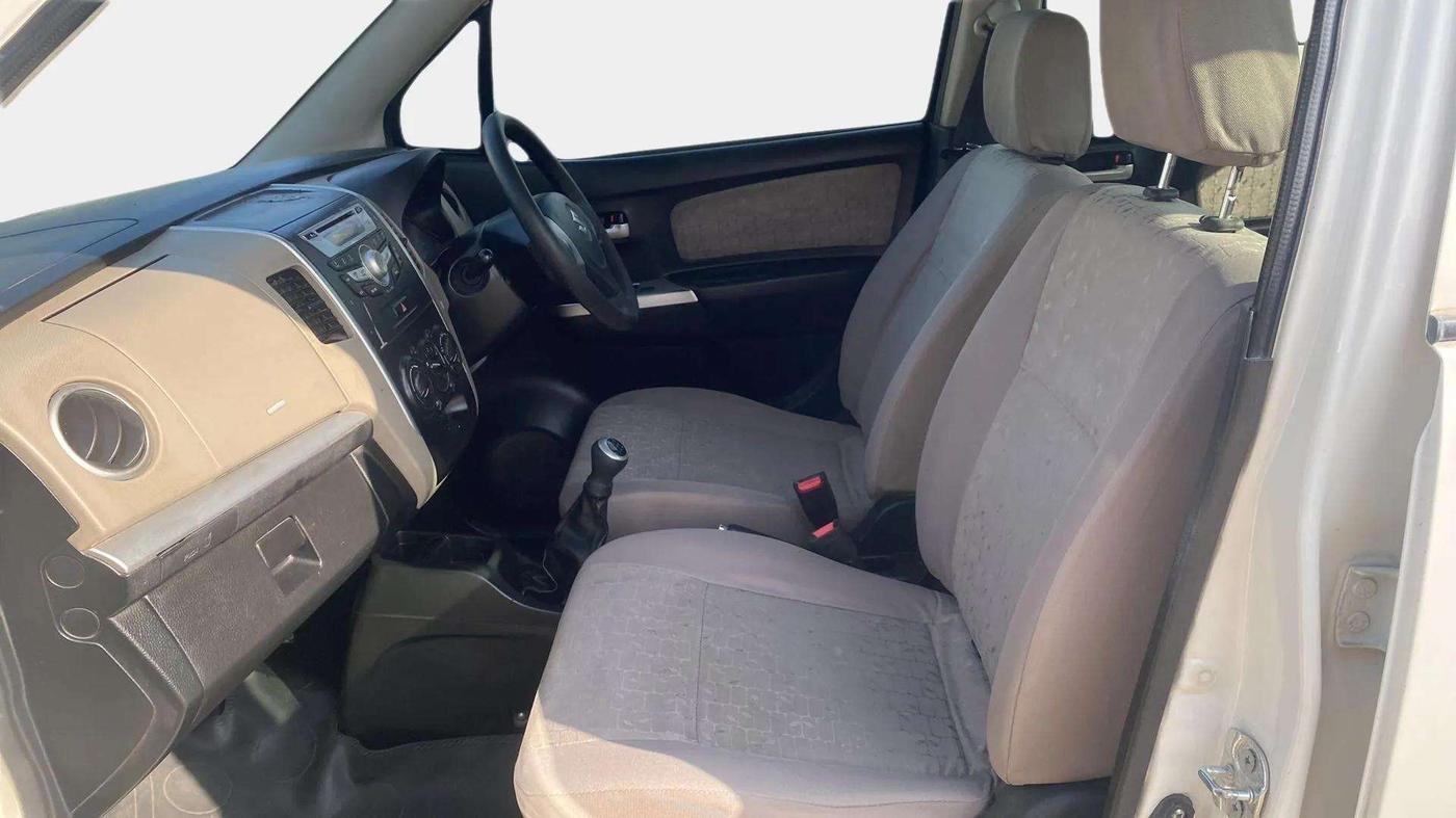 2014 Maruti Wagon R 1.0 VXI, Petrol, Manual, 75,834 km, Right Side Front Door Cabin