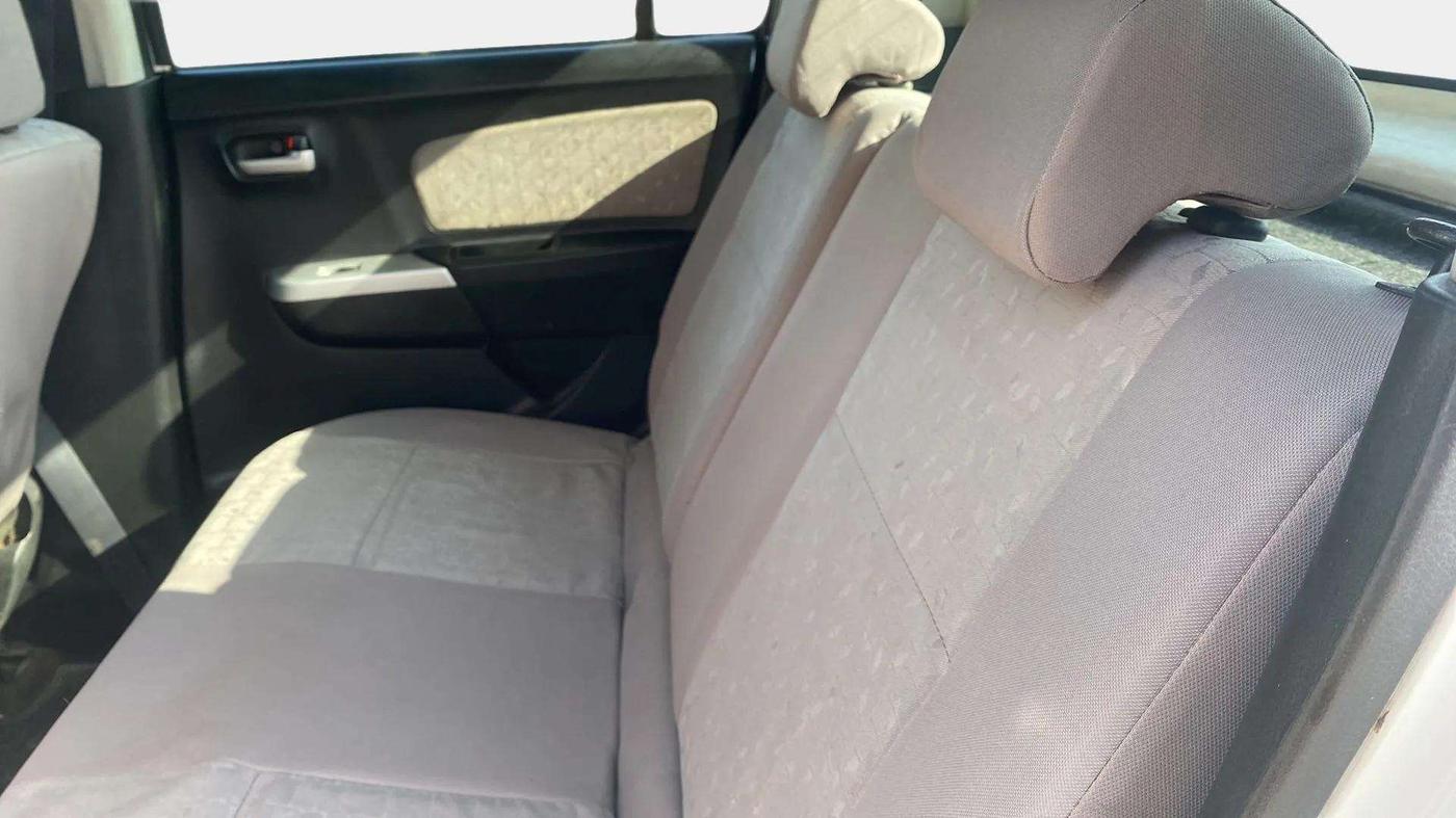 2014 Maruti Wagon R 1.0 VXI, Petrol, Manual, 75,834 km, Right Side Rear Door Cabin