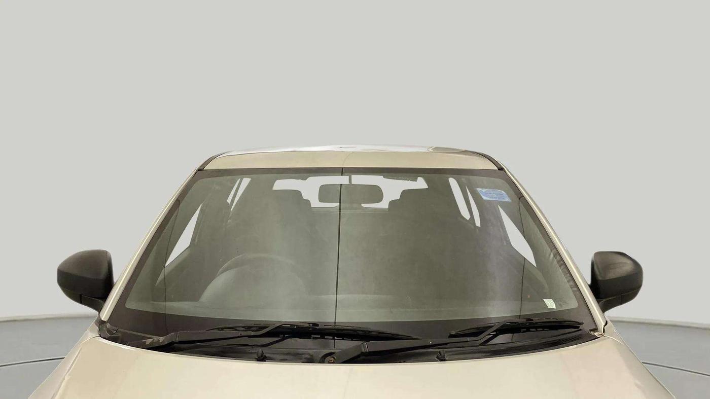 2015 Maruti Swift LXI (O), Petrol, Manual, 12,304 km, Front Windshield