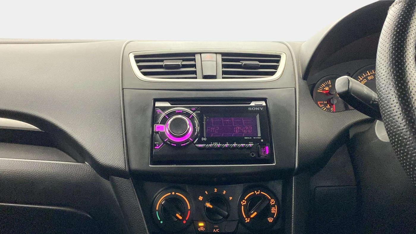 2015 Maruti Swift LXI (O), Petrol, Manual, 12,304 km, Air Conditioner