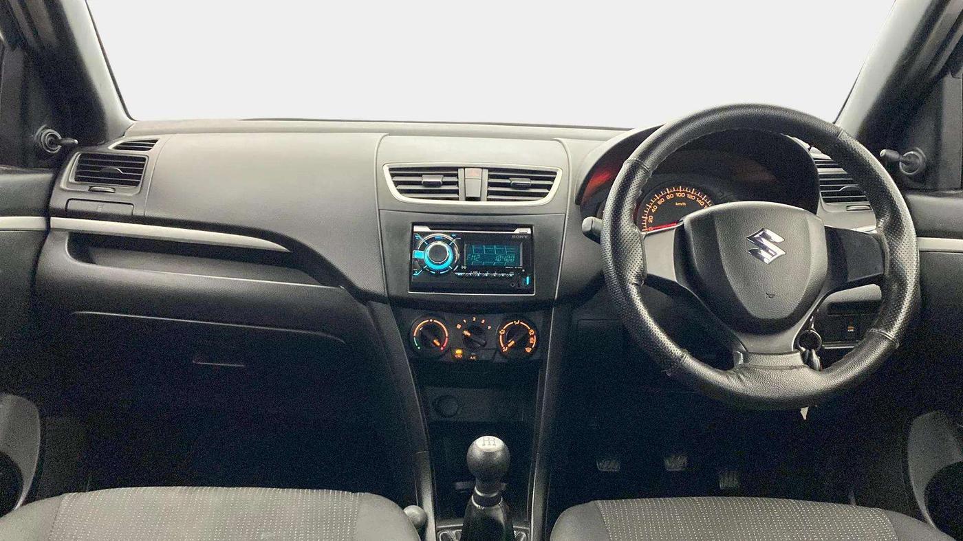 2015 Maruti Swift LXI (O), Petrol, Manual, 12,304 km, Dashboard