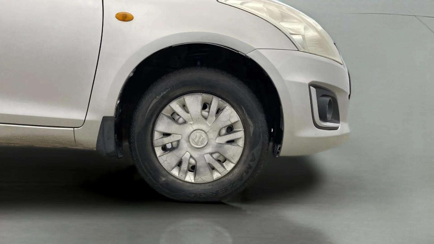 2015 Maruti Swift LXI (O), Petrol, Manual, 12,304 km, Right Front Wheel