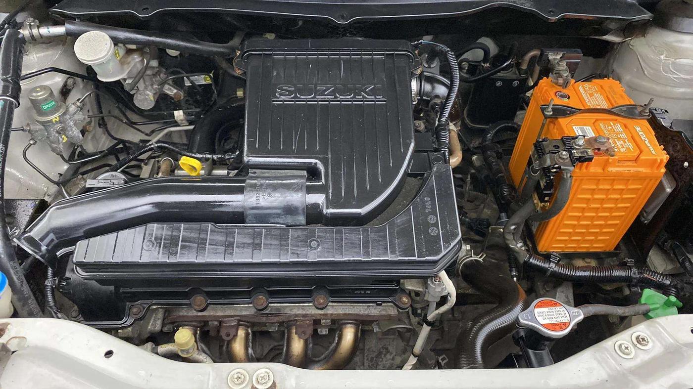 2015 Maruti Swift LXI (O), Petrol, Manual, 12,304 km, Engine View