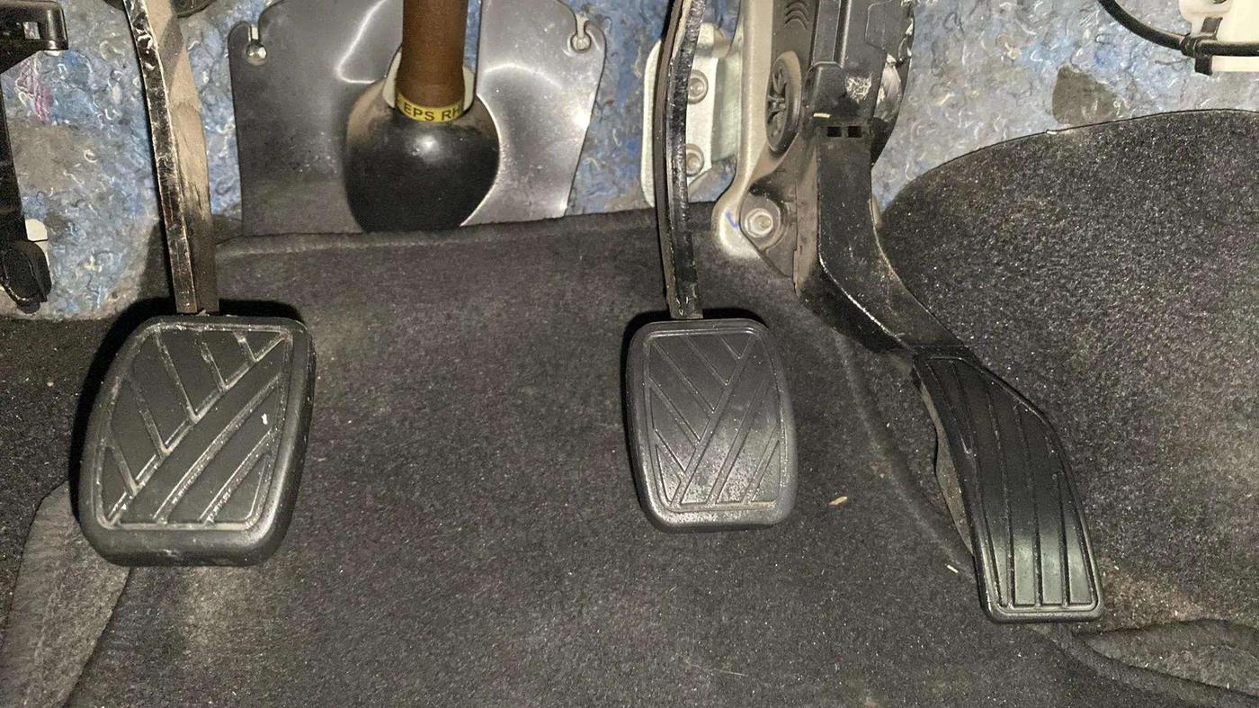 2015 Maruti Swift LXI (O), Petrol, Manual, 12,304 km, Pedals