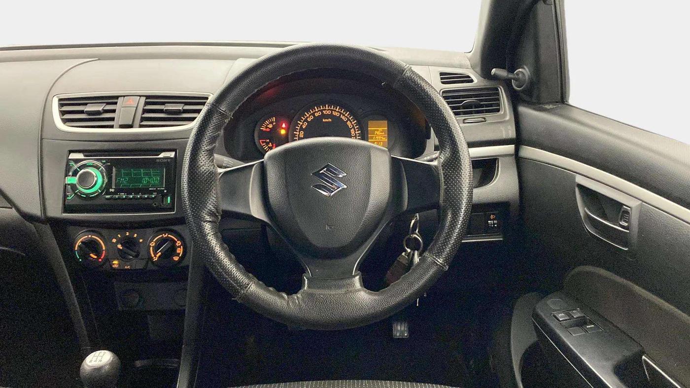 2015 Maruti Swift LXI (O), Petrol, Manual, 12,304 km, Steering Wheel Close Up