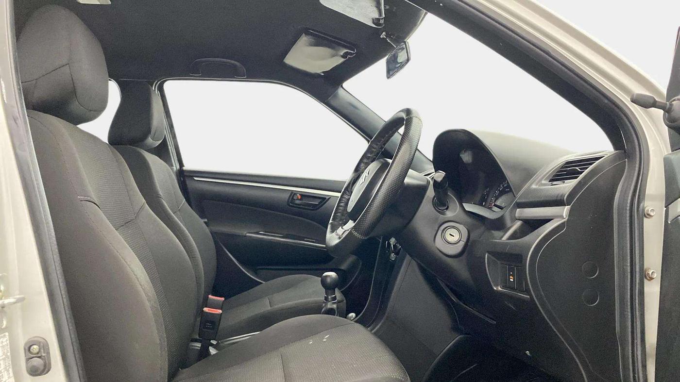 2015 Maruti Swift LXI (O), Petrol, Manual, 12,304 km, Right Side Front Door Cabin