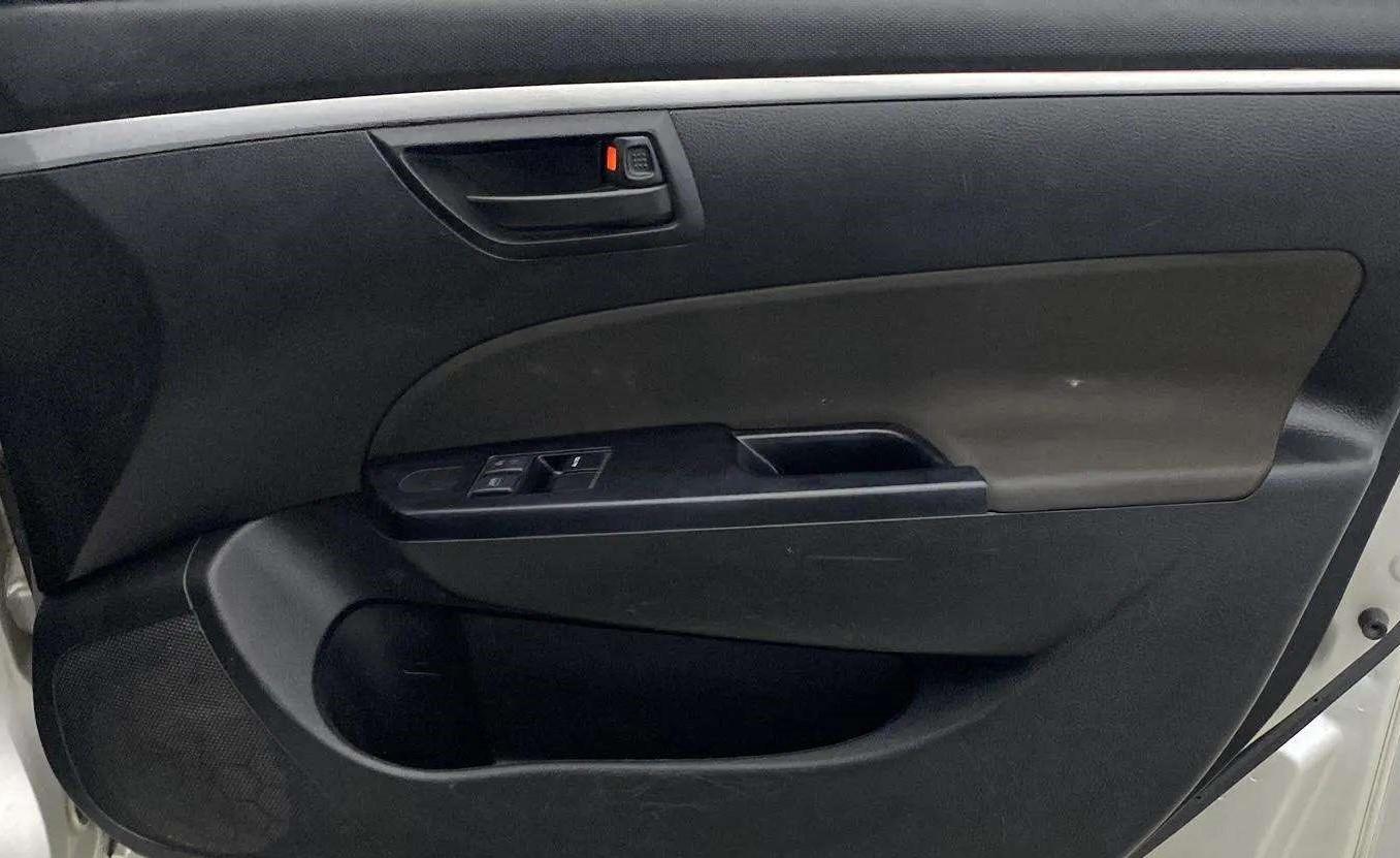 2015 Maruti Swift LXI (O), Petrol, Manual, 12,304 km, Driver Side Door Panels Control
