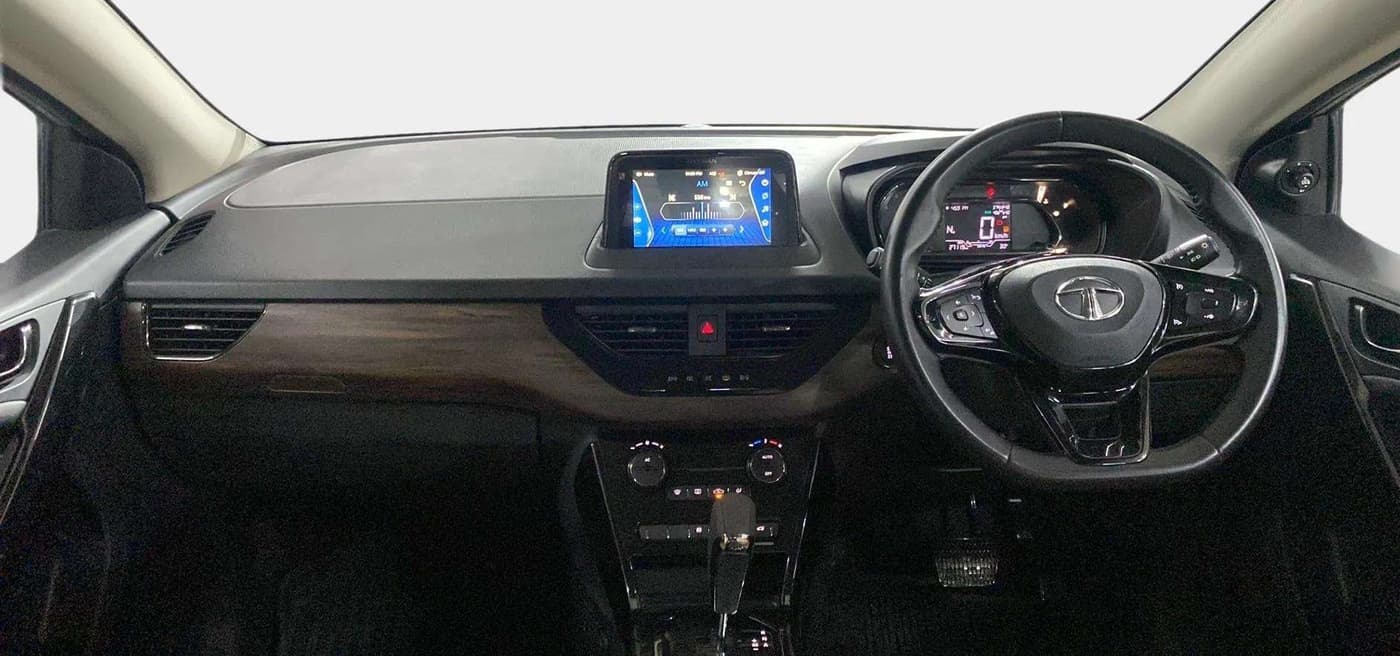 2023 Tata NEXON XZA PLUS LUX SUNROOF KAZIRANGA DIESEL, Diesel, Automatic, 27,212 km, Dashboard
