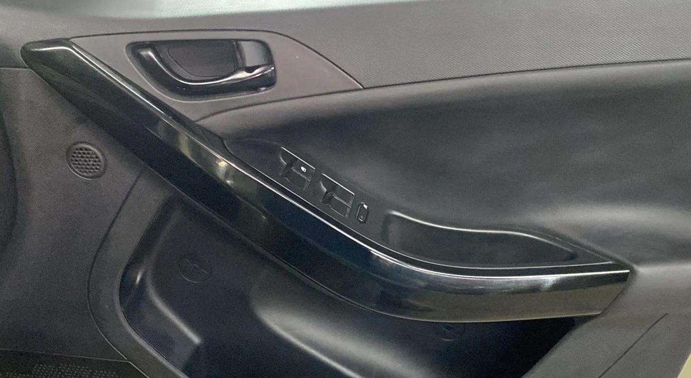 2023 Tata NEXON XZA PLUS LUX SUNROOF KAZIRANGA DIESEL, Diesel, Automatic, 27,212 km, Driver Side Door Panels Control