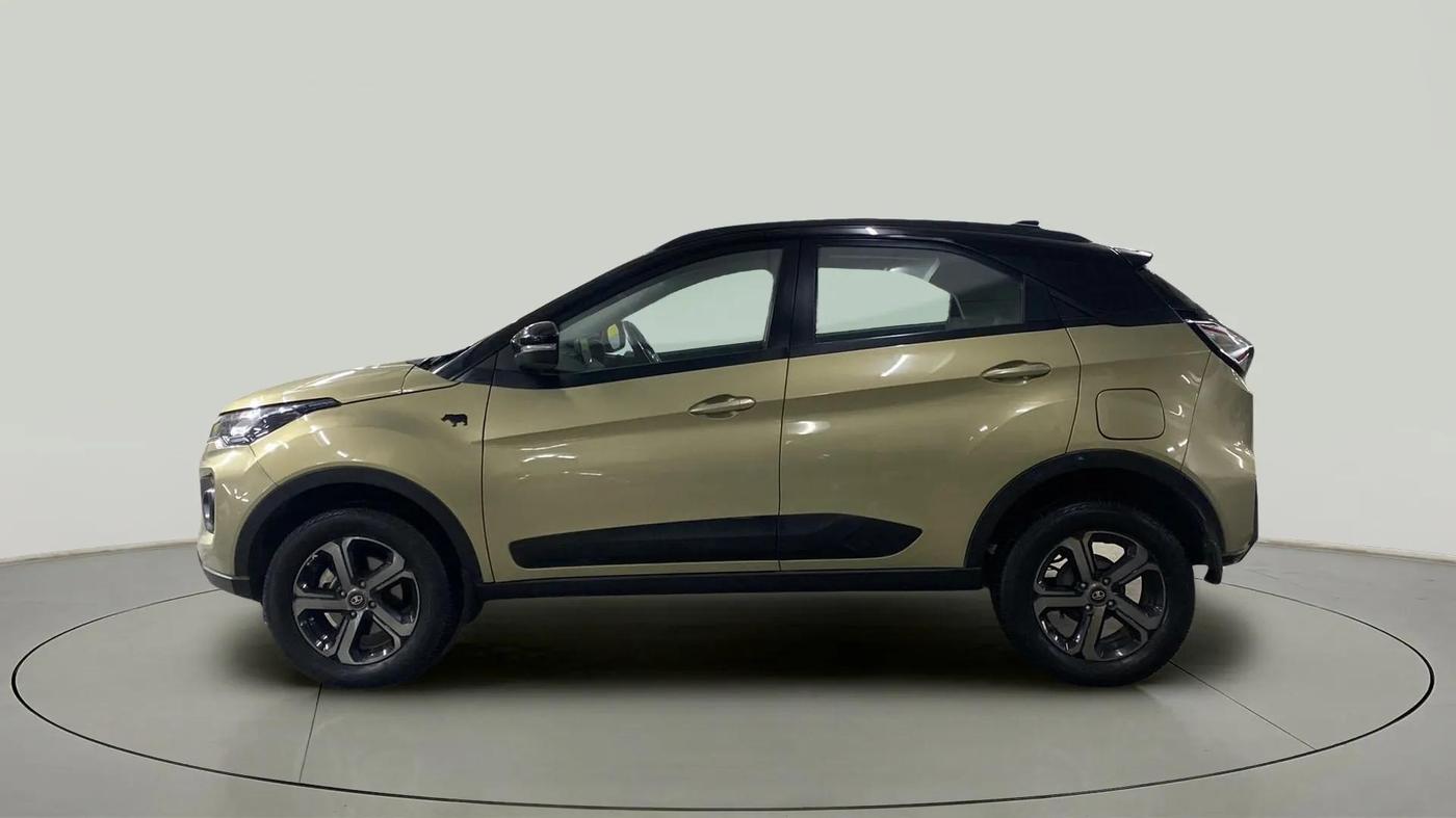 2023 Tata NEXON XZA PLUS LUX SUNROOF KAZIRANGA DIESEL, Diesel, Automatic, 27,212 km, Left Side