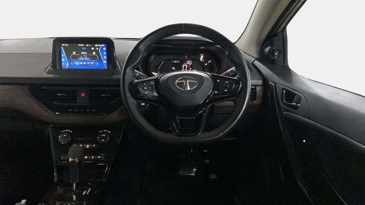 2023 Tata NEXON XZA PLUS LUX SUNROOF KAZIRANGA DIESEL, Diesel, Automatic, 27,212 km, Steering Wheel Close Up