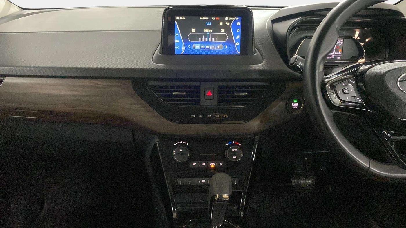 2023 Tata NEXON XZA PLUS LUX SUNROOF KAZIRANGA DIESEL, Diesel, Automatic, 27,212 km, Air Conditioner