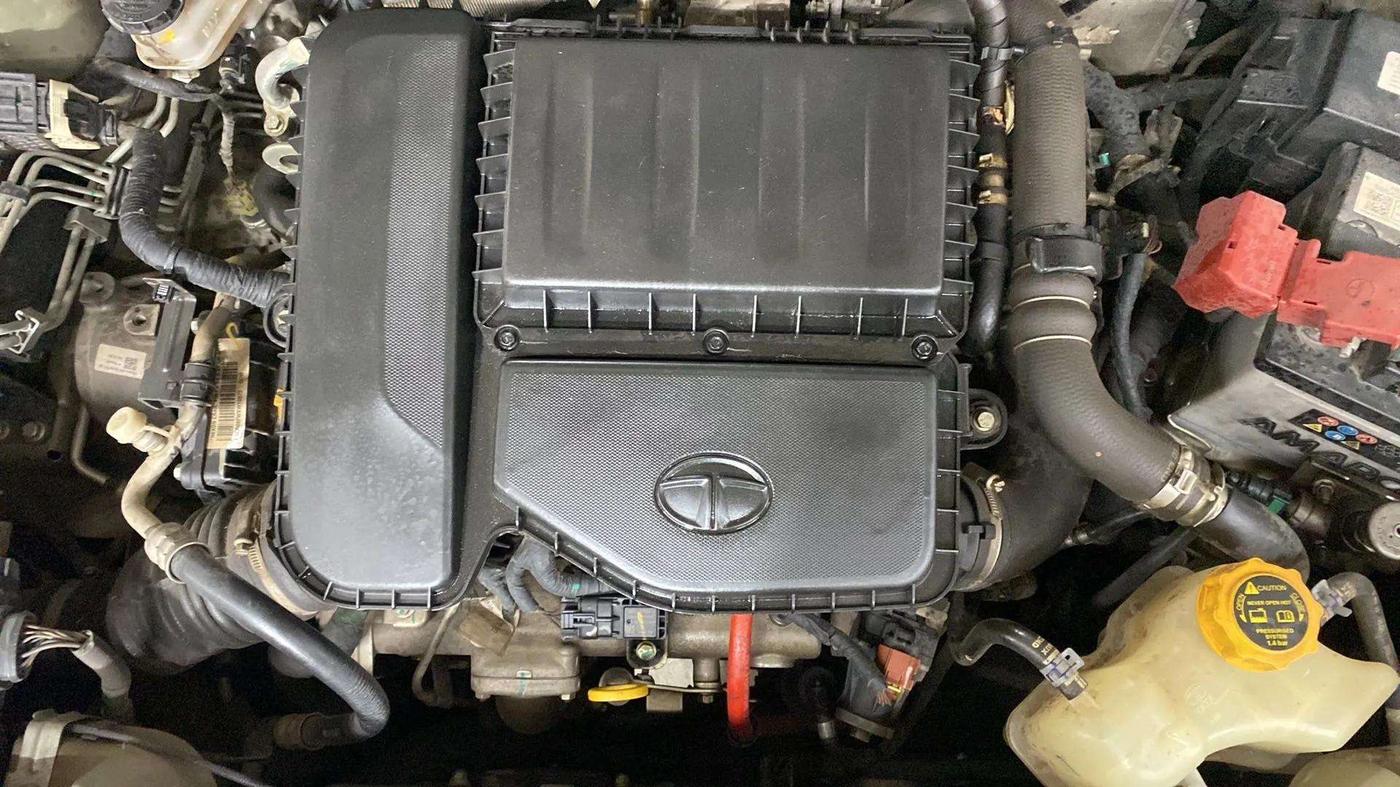 2023 Tata NEXON XZA PLUS LUX SUNROOF KAZIRANGA DIESEL, Diesel, Automatic, 27,212 km, Open Bonet
